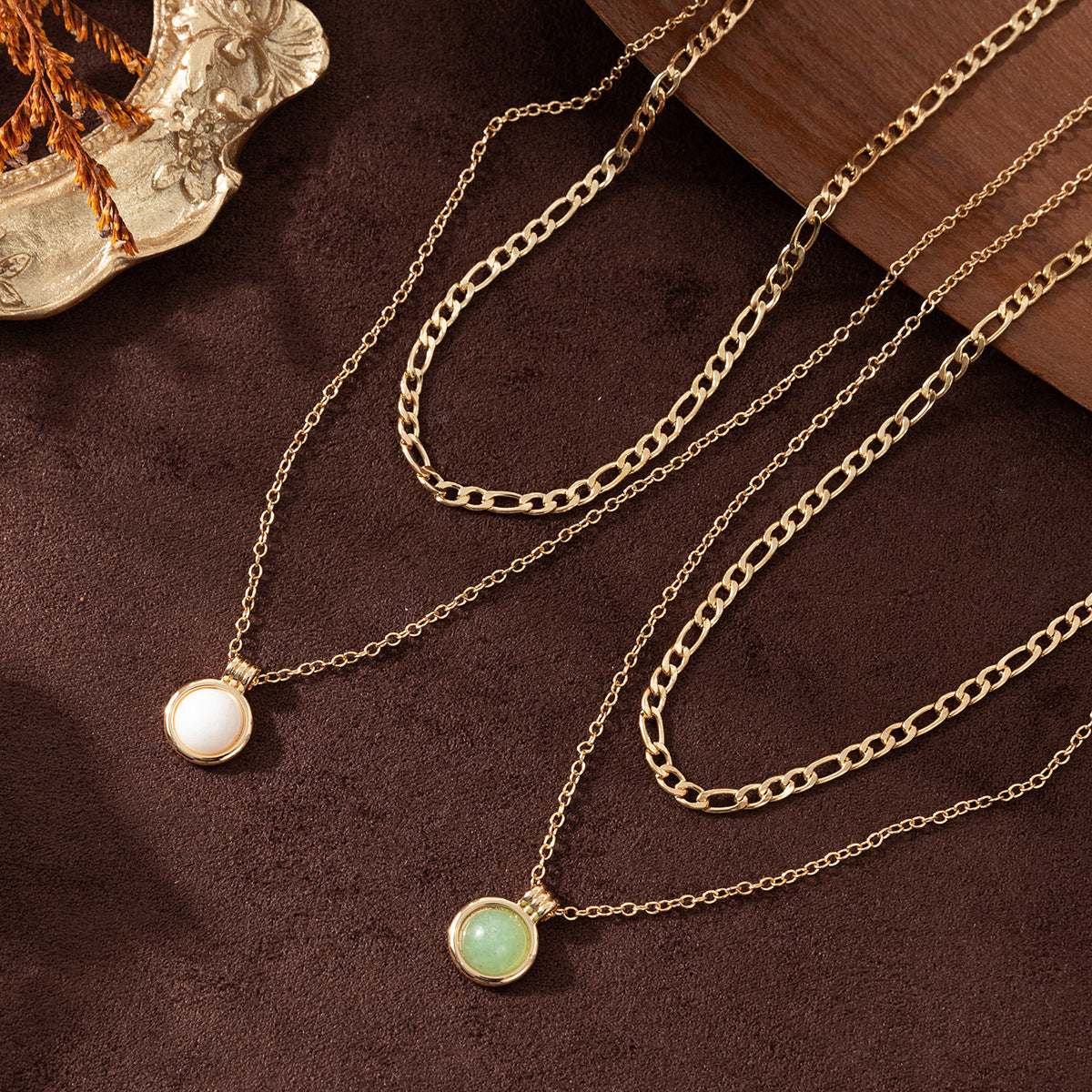 Figaro chain with color-preserving gold-plated accessories