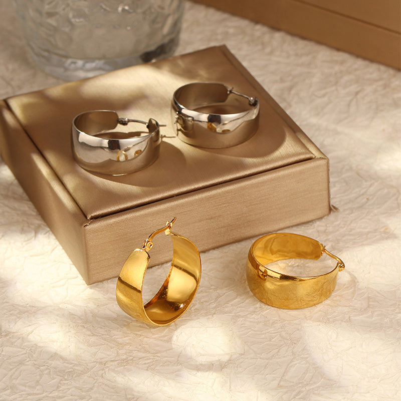 Curved earrings