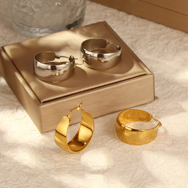 Curved earrings