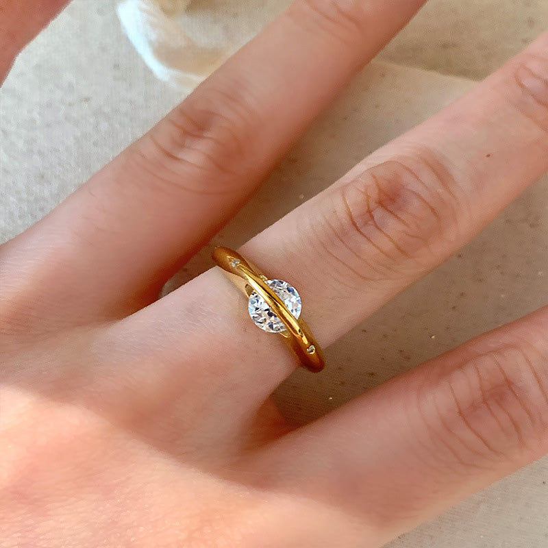 Planet-shaped ring