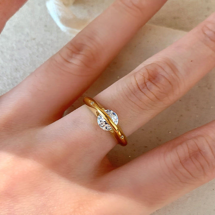 Planet-shaped ring