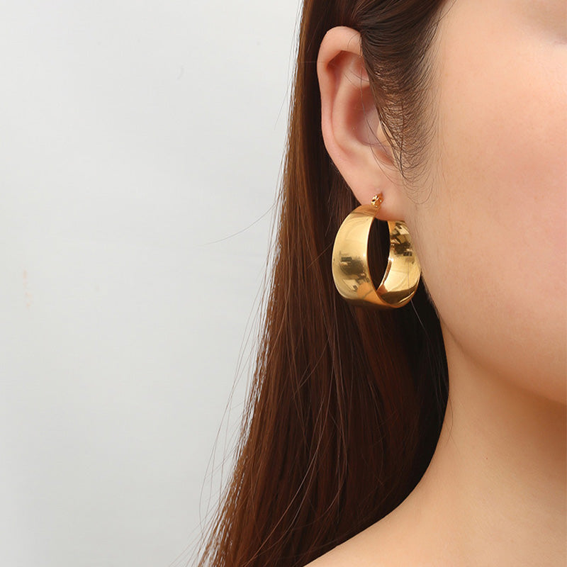 Curved earrings