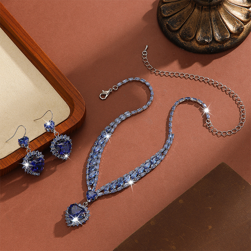 Heart-shaped pendant necklace and earring two-piece set
