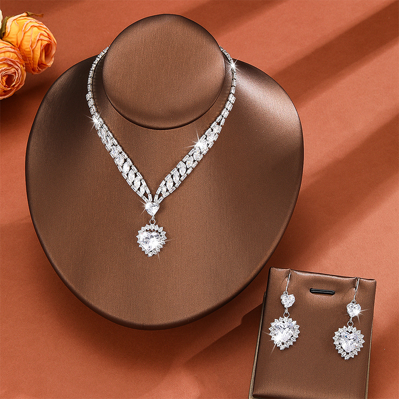 Heart-shaped pendant necklace and earring two-piece set