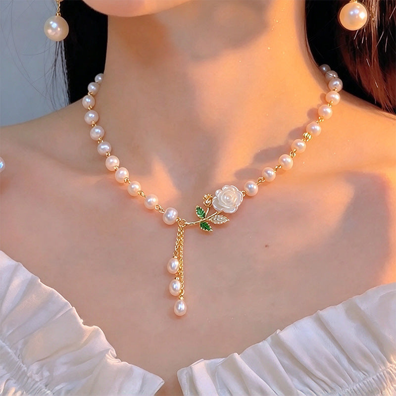 Unnamed Flower Pearl Necklace