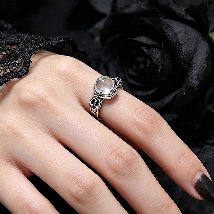 Retro Skull Hand Ring