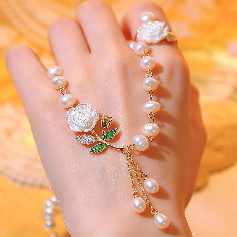 Unnamed Flower Pearl Necklace