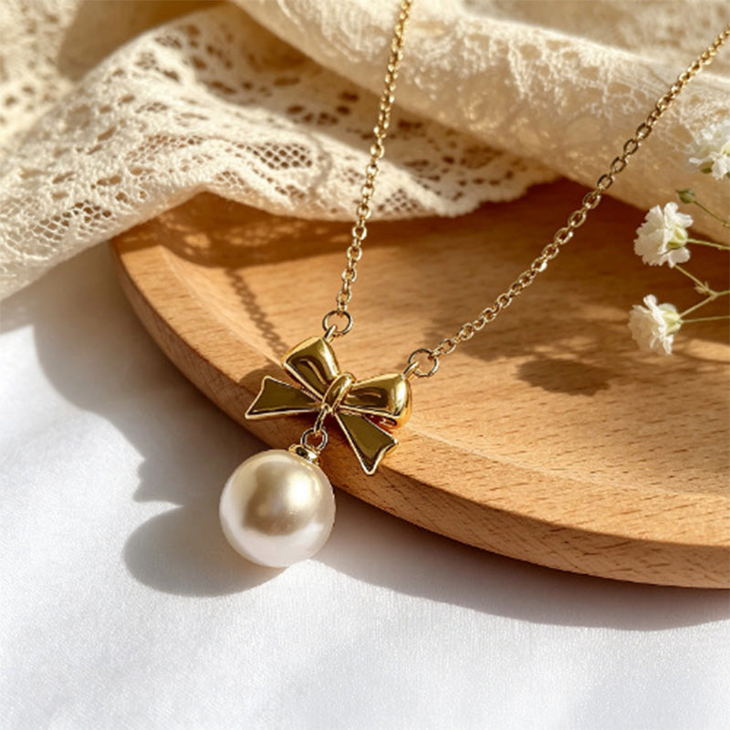 Bow Pearl Pendant Necklace