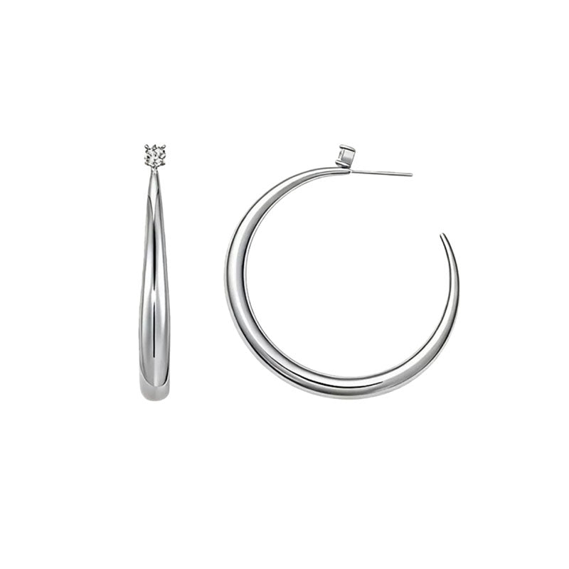 Horn-shaped stud earrings