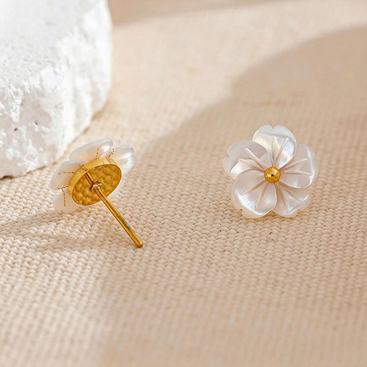 Shell Flower Necklace