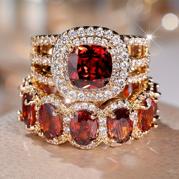 Egg-shaped ring set