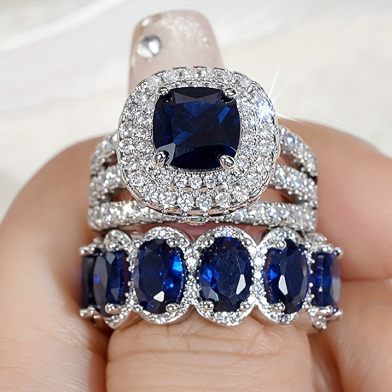 Egg-shaped ring set