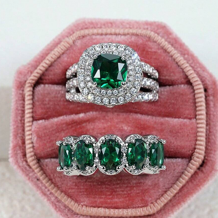 Egg-shaped ring set