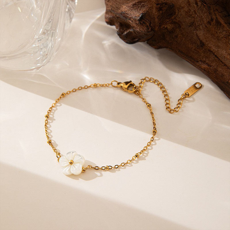 Shell Flower Necklace