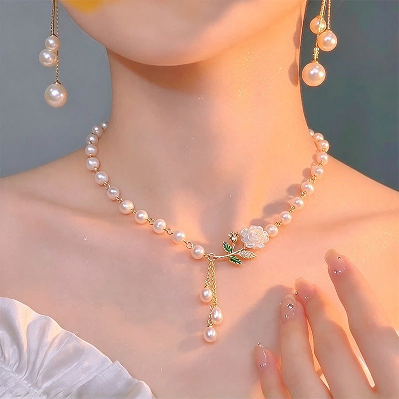 Unnamed Flower Pearl Necklace