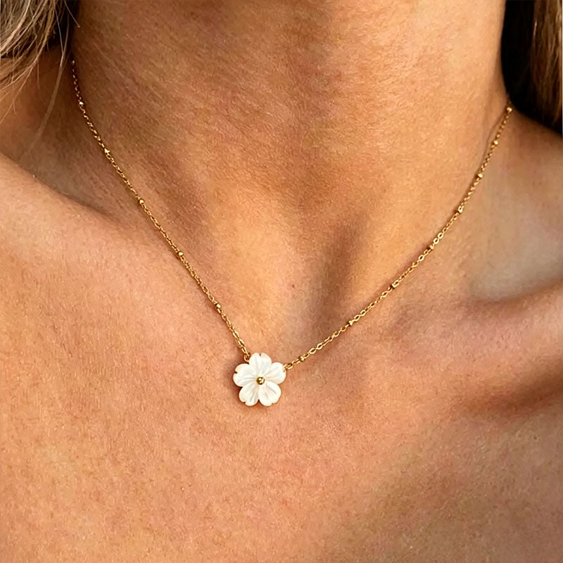 Shell Flower Necklace